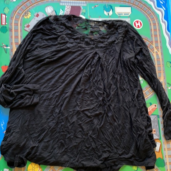 Lot of Pinkblush plus maternity tops - Picture 5 of 5